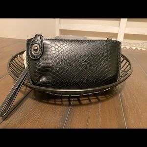 Black wristlet